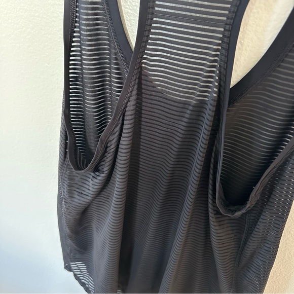 Lululemon All Love Racerback Tank Striped Mesh in Black, Size 10 - Picture 9 of 13